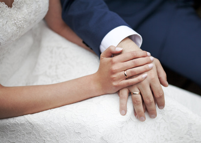 Obrączki ślubne – co warto o nich wiedzieć przed zakupem